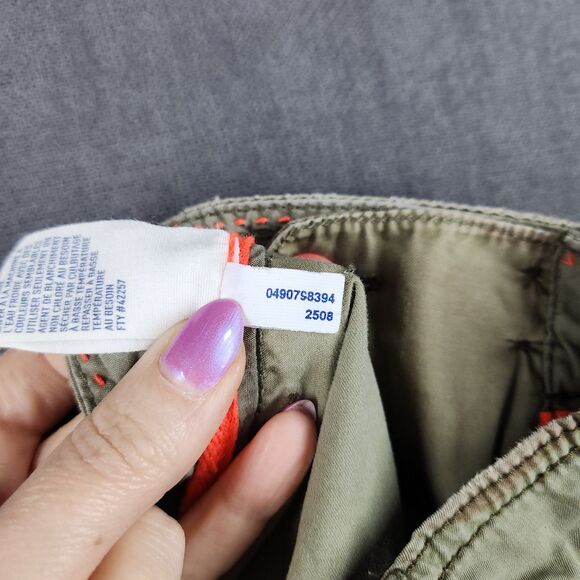 American Eagle Women’s Shorts Cargo Camo Sz 4 Y2K - Picture 8 of 11